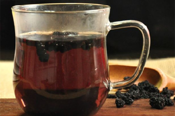 桑葚茶的功效和作用 桑葚茶可以美白吗