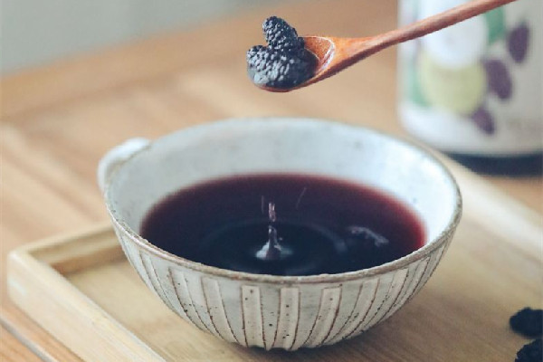 桑葚茶要放几颗 桑葚茶和什么搭配最好