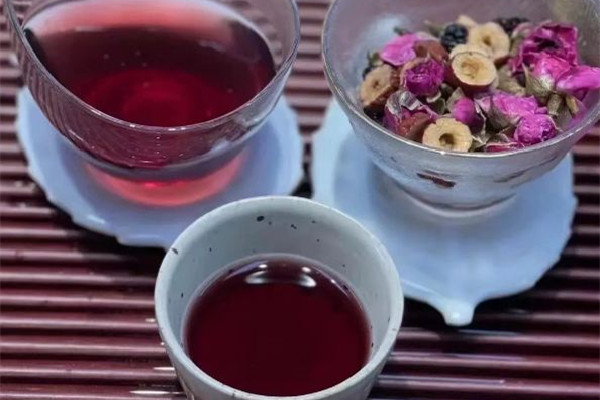 桑葚茶要放几颗 桑葚茶和什么搭配最好