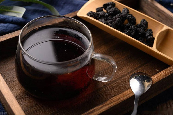 桑葚茶的功效和作用 桑葚茶可以美白吗